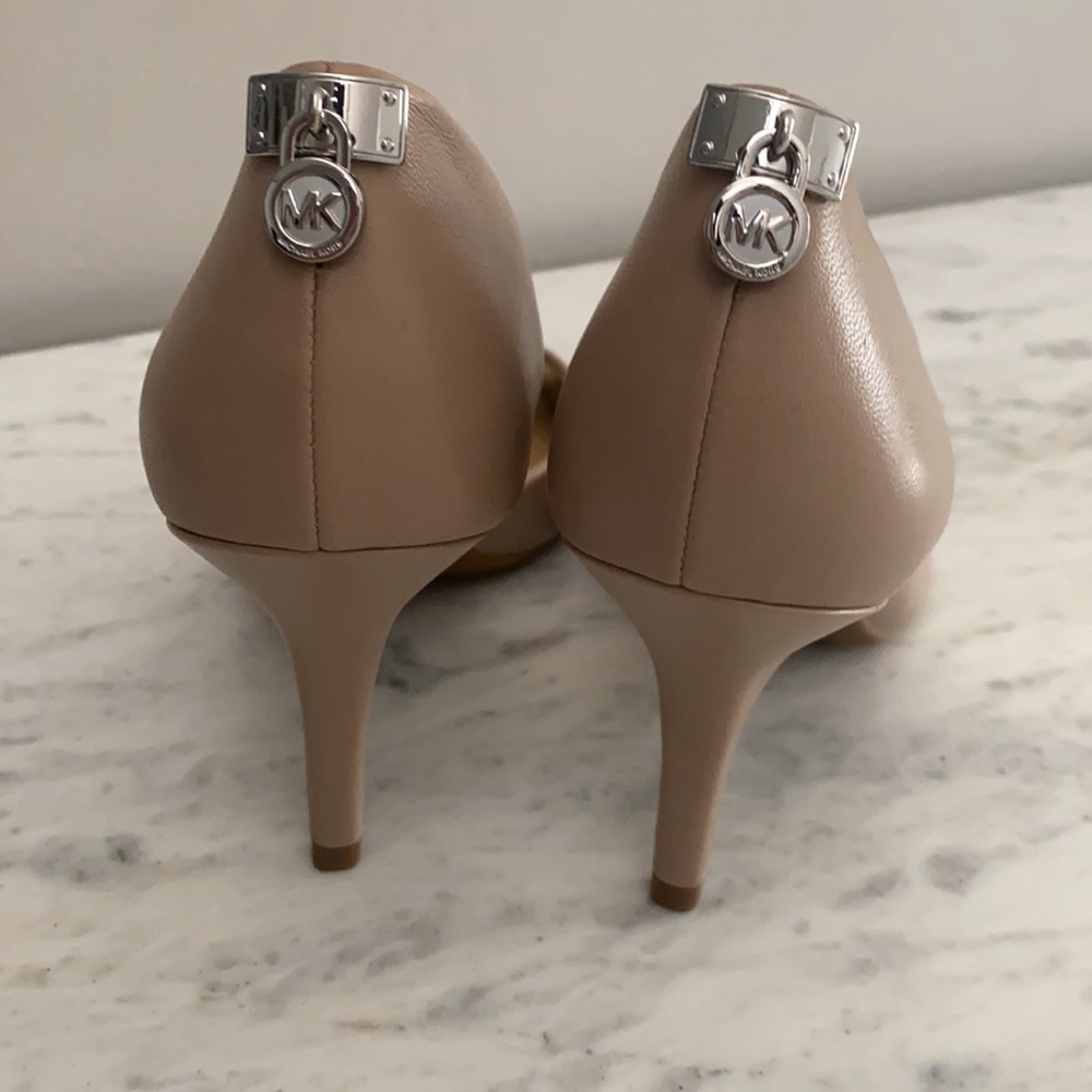New Michael Kors Hamilton Pumps nude sz 9